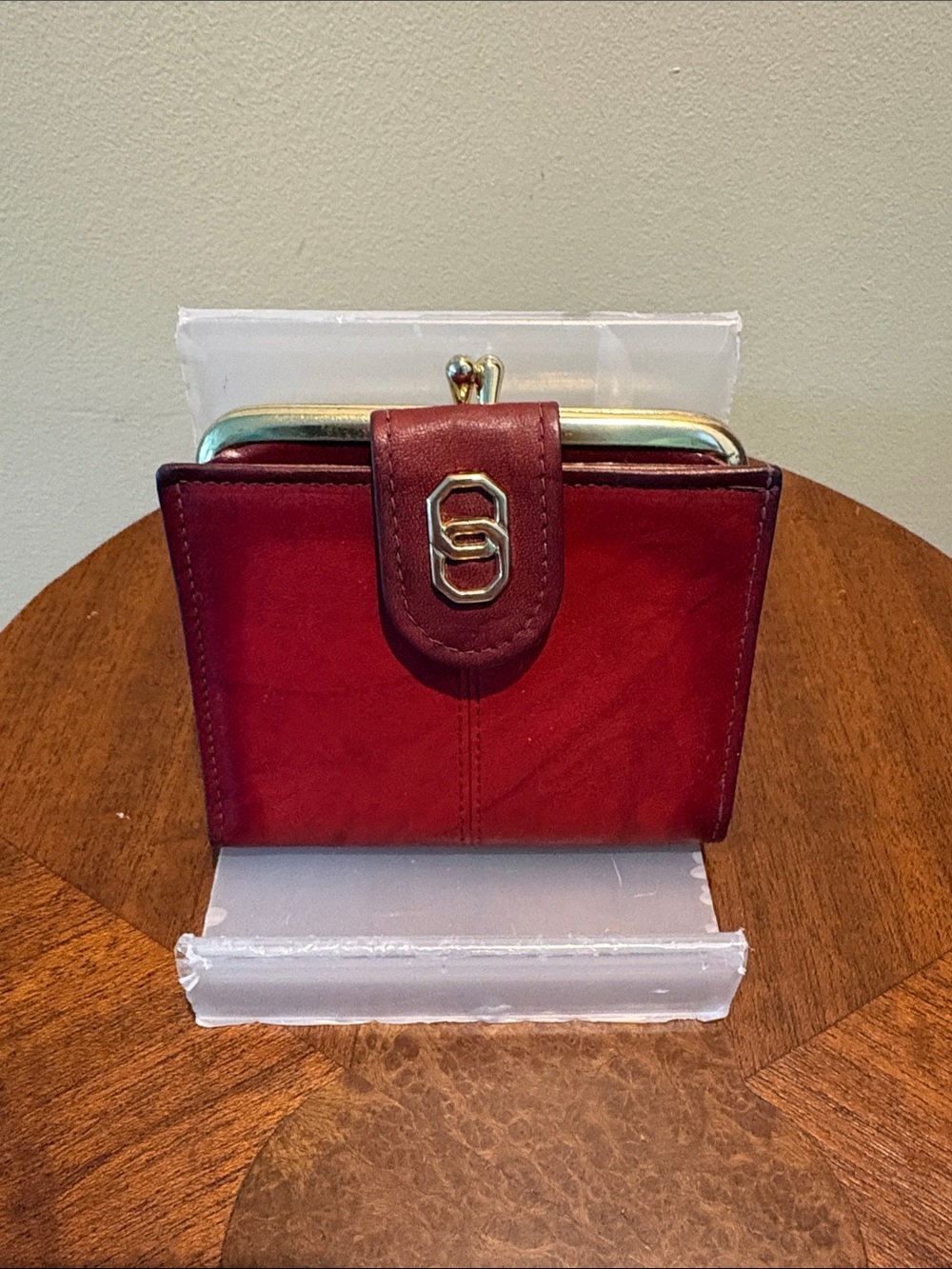 Baronet  small Leather wallet/kiss lock coin/Leather interior
Vintage  gold tone